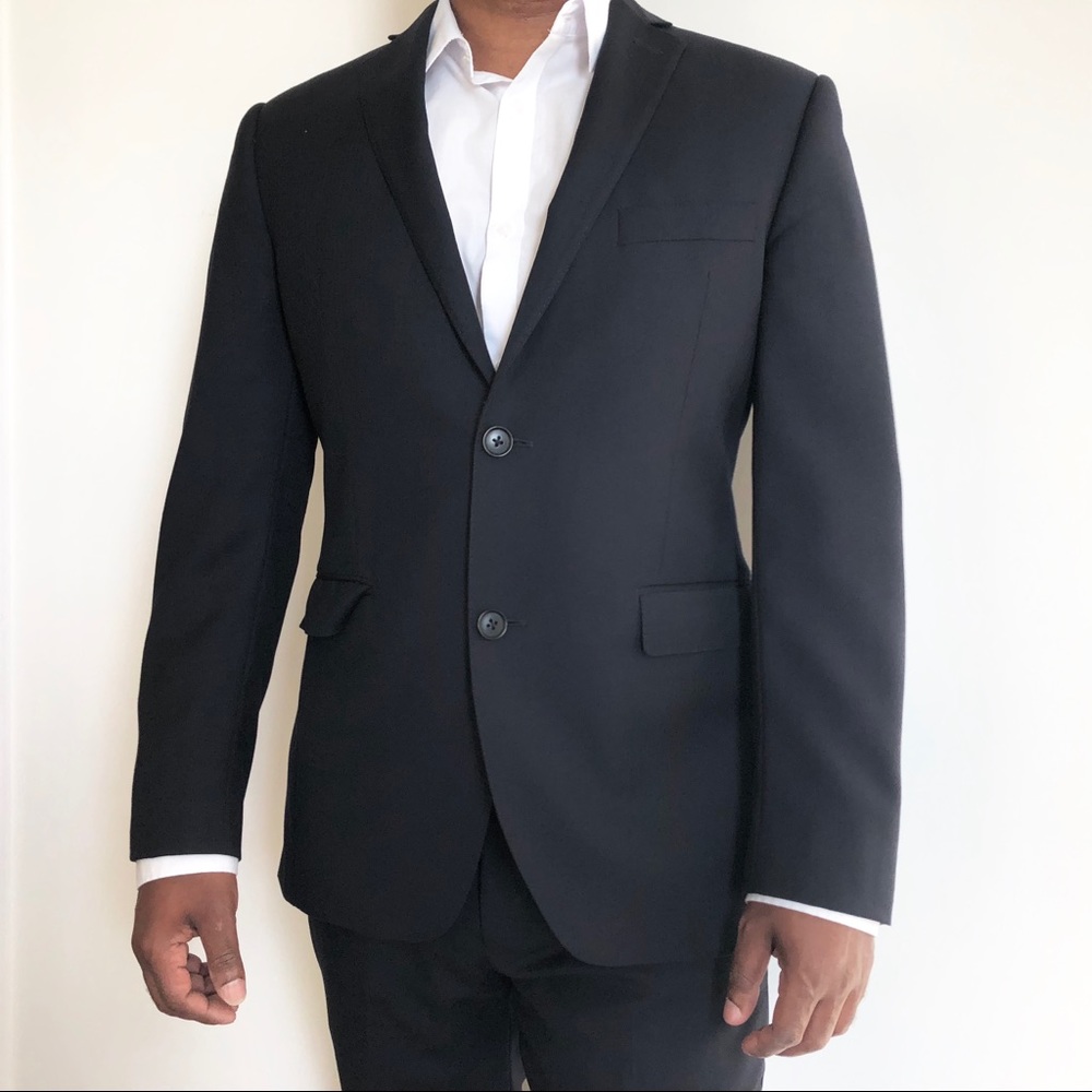 Saks Fifth Avenue Suit ( Navy Blue ) size 38s